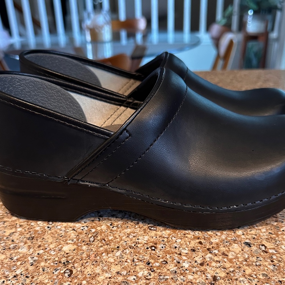 Classic Professional Dansko Black Clogs
